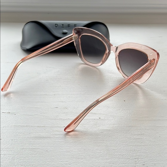 DIFF NWOT Raven Designer Cat Eye Sunglasses for Women UV400 Protection - Picture 7 of 11